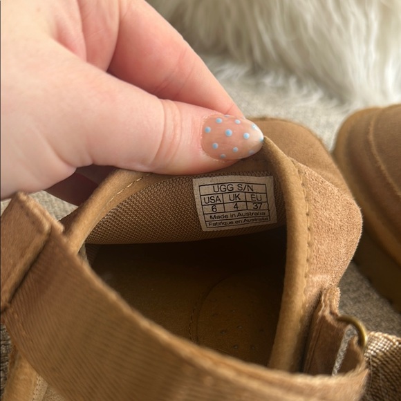 Ugg Goldenstar Clogs - Picture 5 of 8